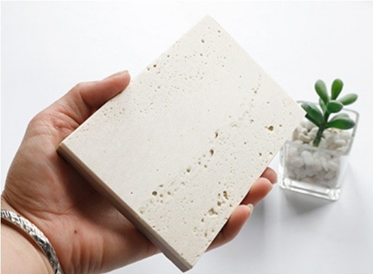 Tejas de porcelana de crema 60x60 de grado AAA de travertino pulido para aplicaciones interiores